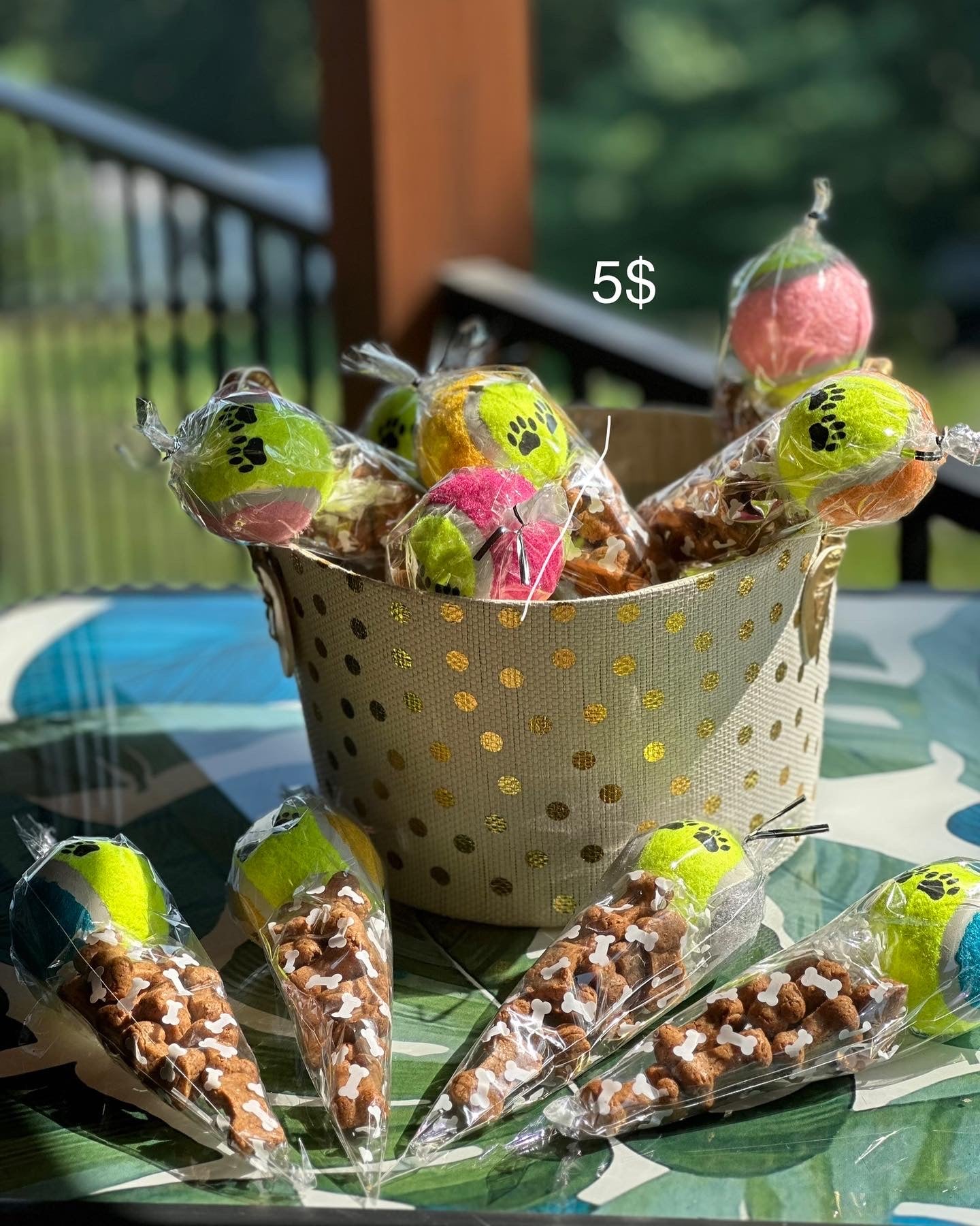 Peanut Butter Mini Bones with Tennis Ball